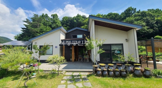 충북 음성군 음성읍 야산 접한 도로변 목조 전원주택 2억2천 급매