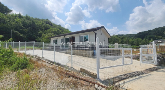 충북 괴산군 소수면 맑은천 흐르는 신축 전원주택 2억 매매