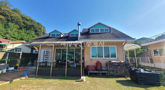 충북 음성군 감곡 IC 10분 청정지역 골짜기 2층구조 벽돌 전원주택 2억4천 매매