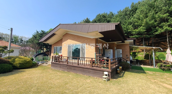 음성군 감곡IC 10분 잔디마당 야산 접한 전원주택 별채포함 3억6천 급매